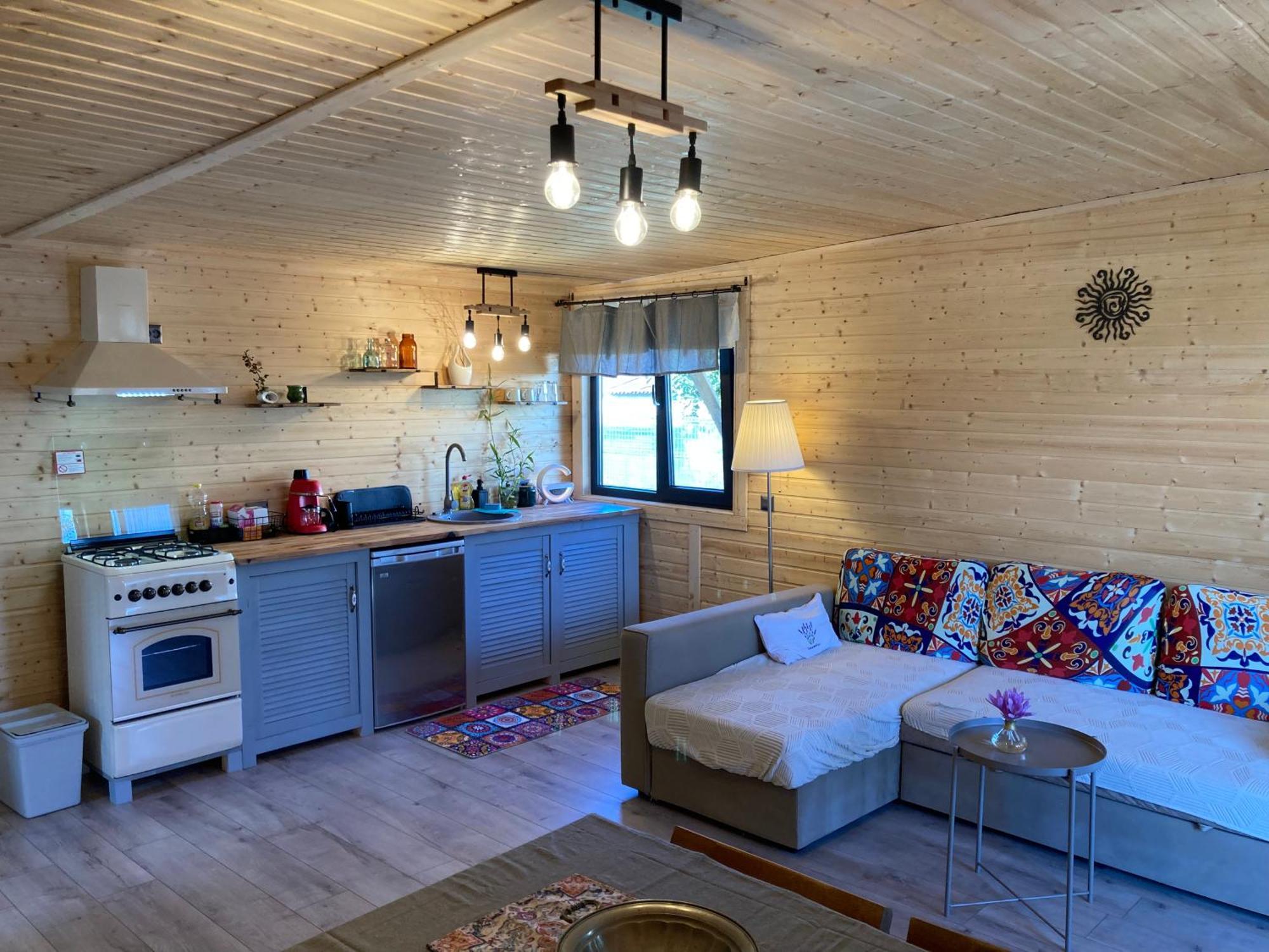 Bran White Clouds House And Chalet Exterior photo