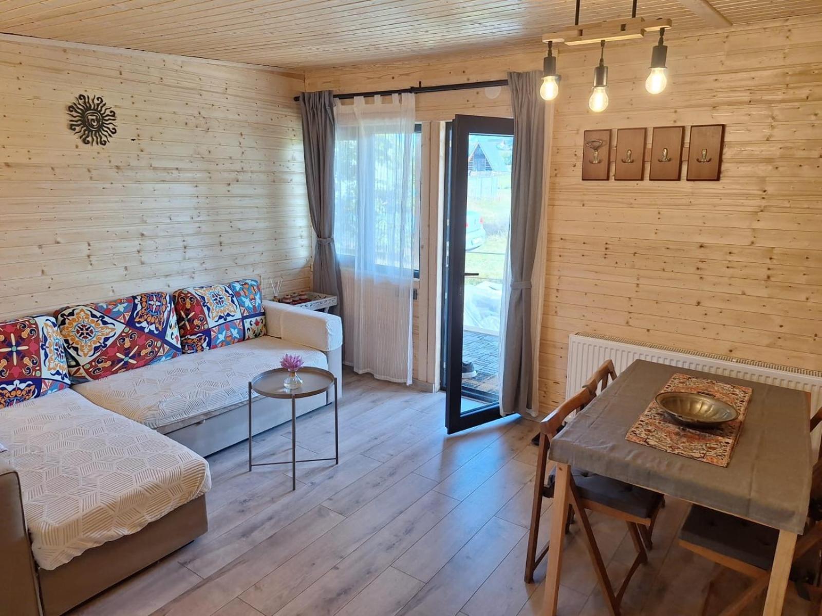 Bran White Clouds House And Chalet Exterior photo